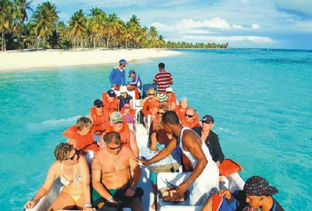 Canto de la Playa most southern tip of Saona