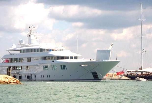 Luxury yachts in Casa de Campo